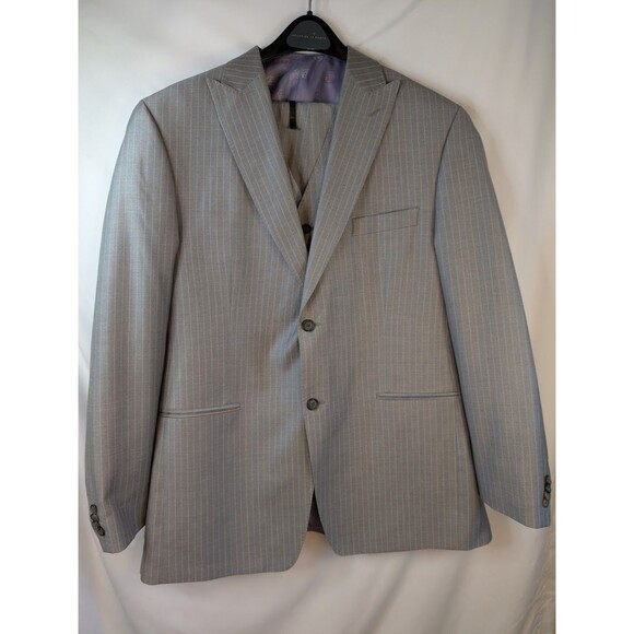 Sean John Men's 3 Piece Suit Gray Pinstripes Jacket 38L, Vest & Pants 38x32 - Picture 1 of 16